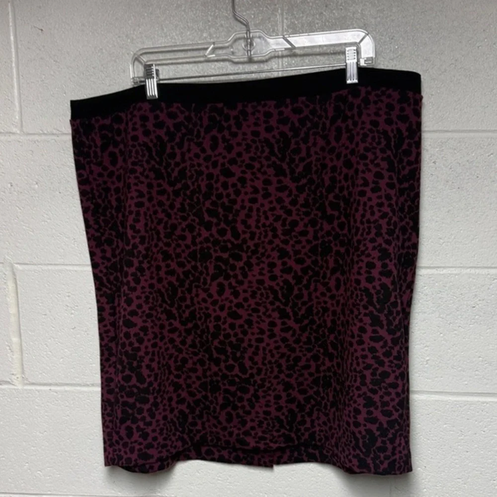 Talbots Black and Purple Animal Print Skirt 20WP